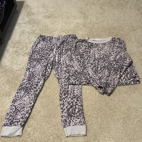 Matching Leopard Print Lounge Set - Picture 1 of 8